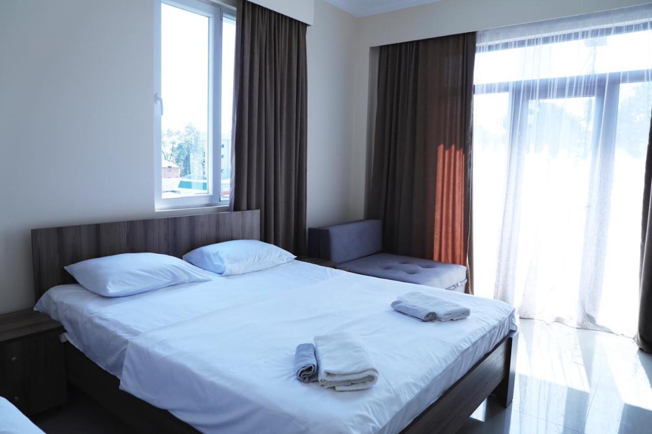 Hotel Estonia Two Kobuleti Kültér fotó