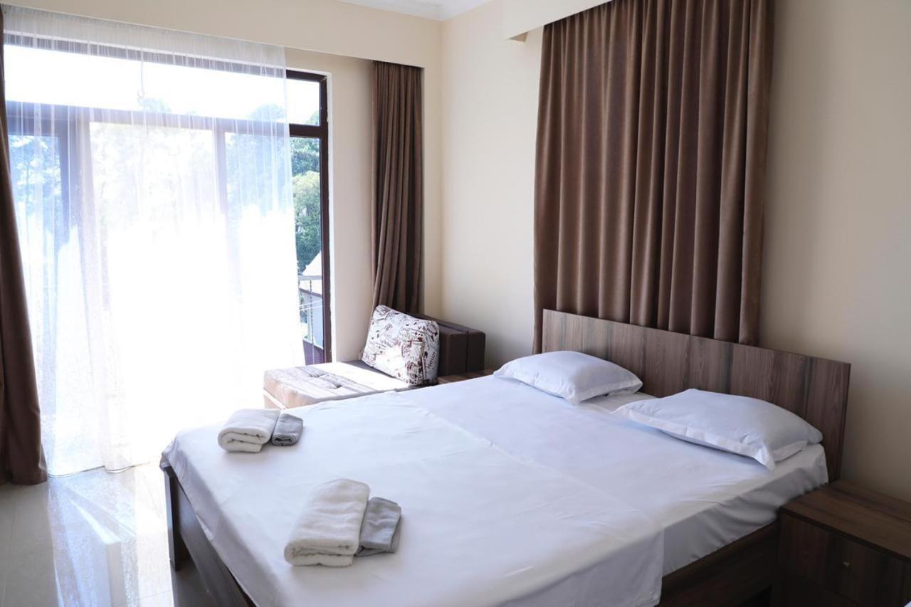 Hotel Estonia Two Kobuleti Kültér fotó